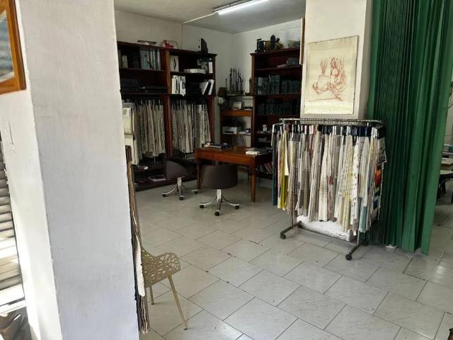 Locale Commerciale in affitto a Santa Maria Capua, Campania