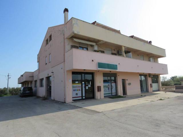 Locale Commerciale in affitto a Santa Maria Imbaro, Abruzzo