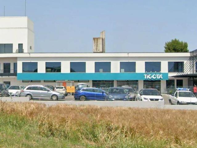 Locale Commerciale in affitto a Santa Maria Imbaro, Abruzzo