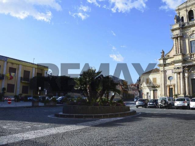 Locale Commerciale in affitto a Santa Venerina, Sicilia