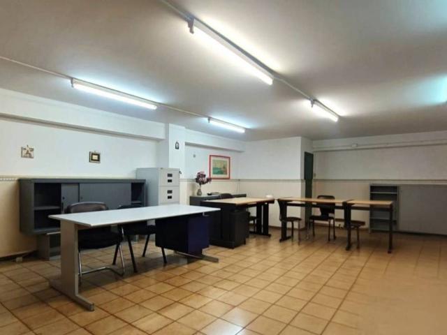Locale Commerciale in affitto a Sant'agata Li Battiati, Sicilia
