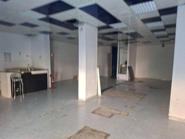 Locale Commerciale in affitto a Sant'anastasia, Campania