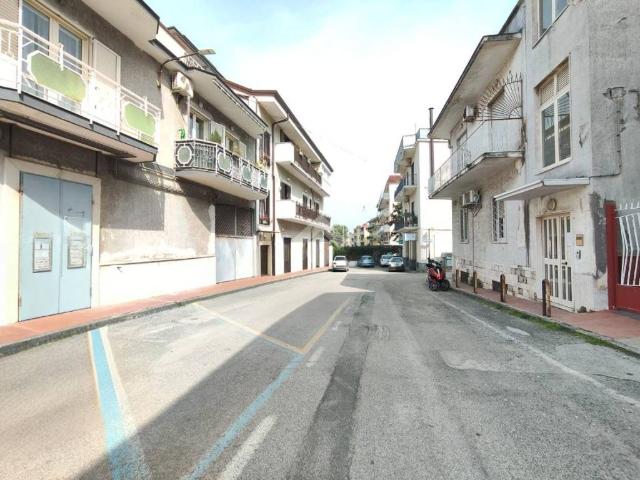 Locale Commerciale in affitto a Sant'anastasia, Campania