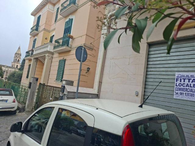 Locale Commerciale in affitto a Sant'anastasia, Campania