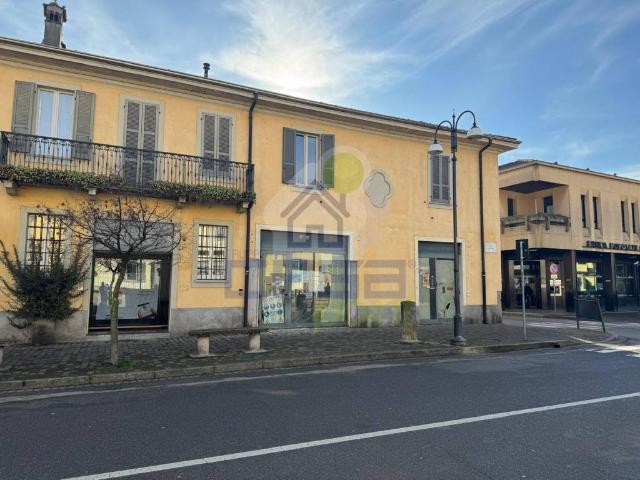 Locale Commerciale in affitto a Sant'angelo Lodigiano, San Martino