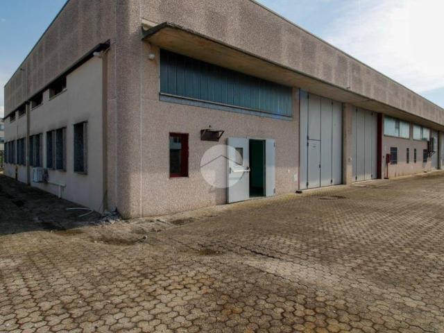 Locale Commerciale in affitto a Galeotta, Sant'angelo Lodigiano