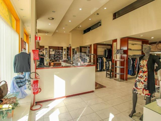 Locale Commerciale in affitto a Cascina Branduzza, Sant'angelo Lodigiano