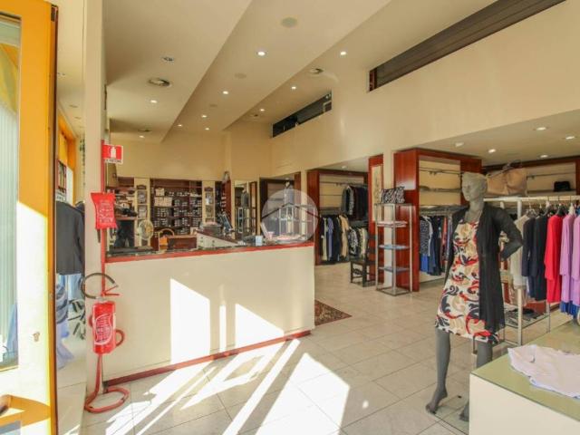 Locale Commerciale in affitto a Cascina Branduzza, Sant'angelo Lodigiano
