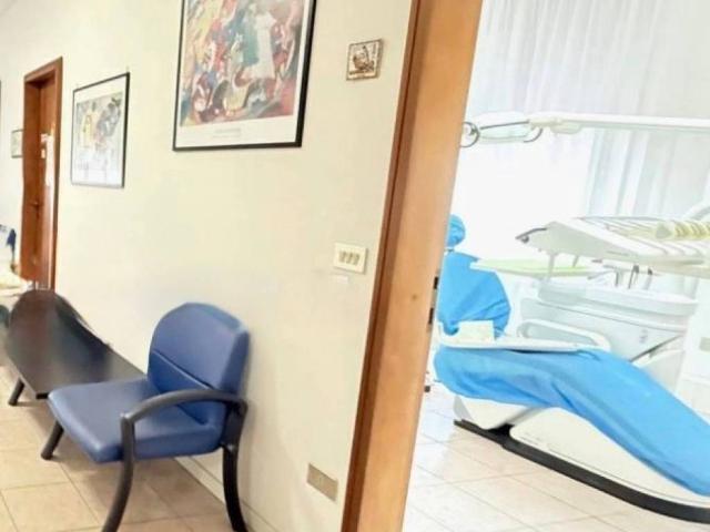 Locale Commerciale in affitto a Unione di comuni Valmarecchia, Santarcangelo Di