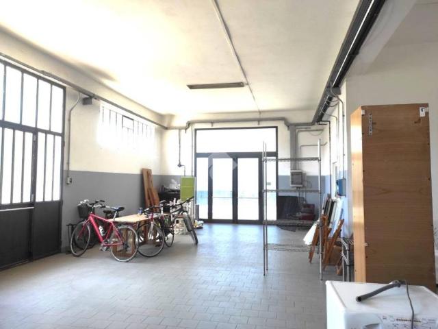 Locale Commerciale in affitto a Santarcangelo Di, Reggio Emilia