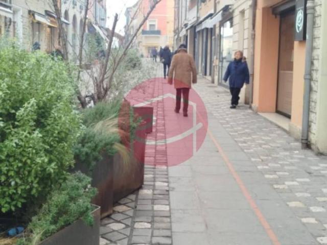 Locale Commerciale in affitto a Unione di comuni Valmarecchia, Santarcangelo Di