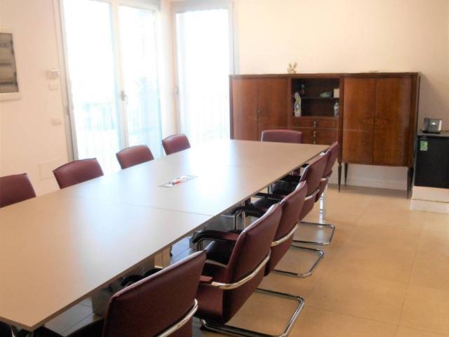 Locale Commerciale in affitto a Unione di comuni Valmarecchia, Santarcangelo Di