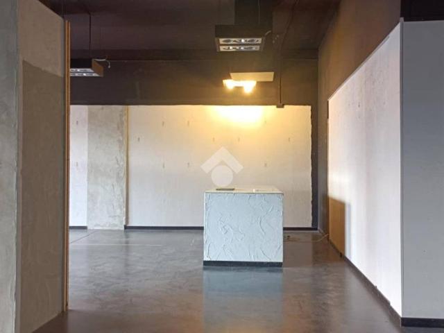 Locale Commerciale in affitto a Unione di comuni Valmarecchia, Santarcangelo Di