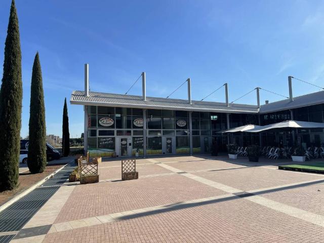 Locale Commerciale in affitto a Santarcangelo Di, Reggio Emilia