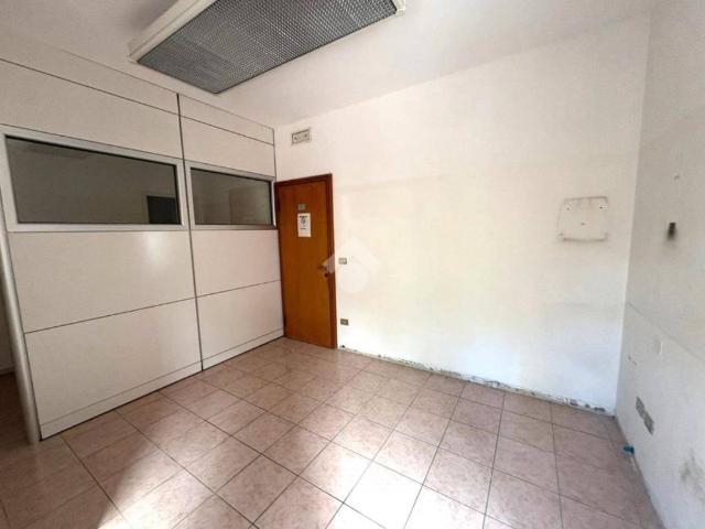 Locale Commerciale in affitto a Unione di comuni Valmarecchia, Santarcangelo Di
