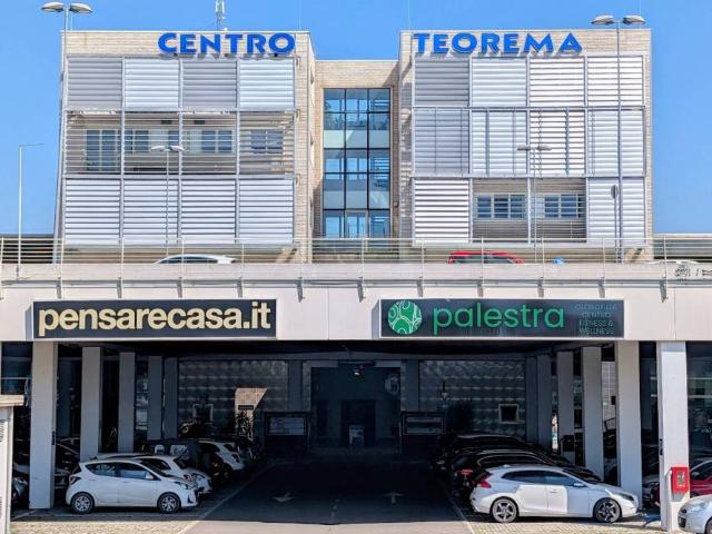 Locale Commerciale in affitto a Unione di comuni Valmarecchia, Santarcangelo Di