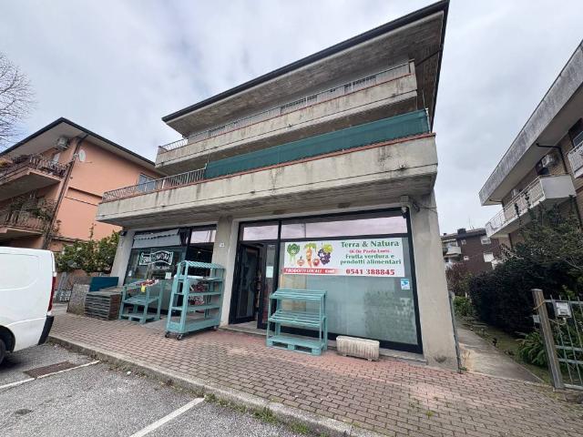 Locale Commerciale in affitto a Unione di comuni Valmarecchia, Santarcangelo Di