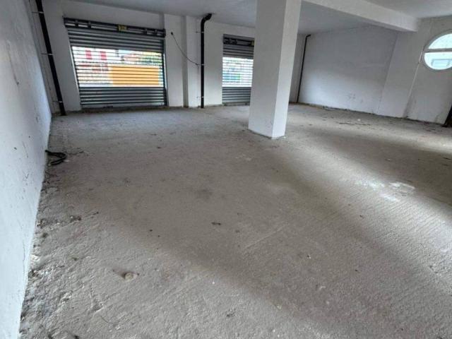 Locale Commerciale in affitto a Sant'arpino, Campania