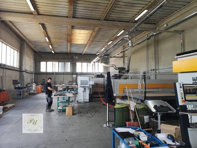 Locale Commerciale in affitto a Sant'elena, Veneto