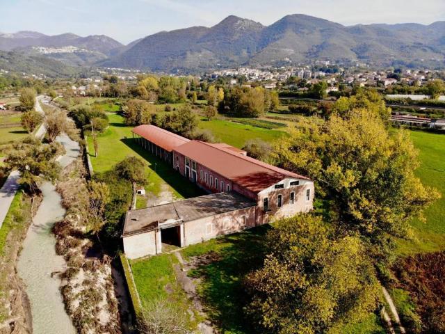 Locale Commerciale in affitto a Sant'elia Fiumerapido, Lazio