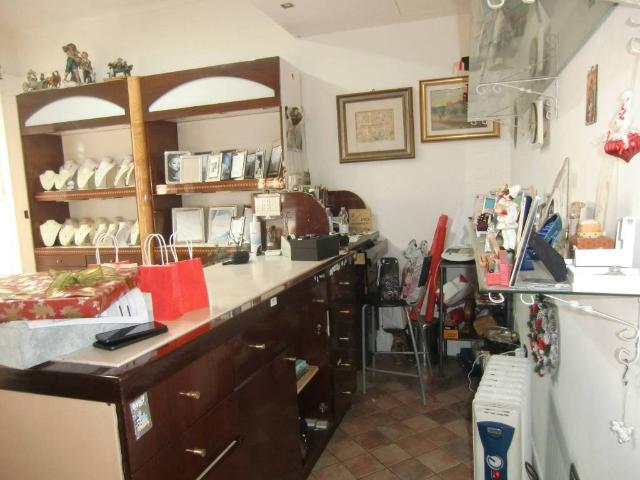 Locale Commerciale in affitto a Piemonte, Torino