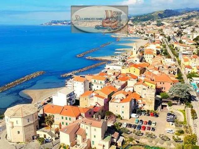 Locale Commerciale in affitto a Cavi, Santo Stefano Al Mare