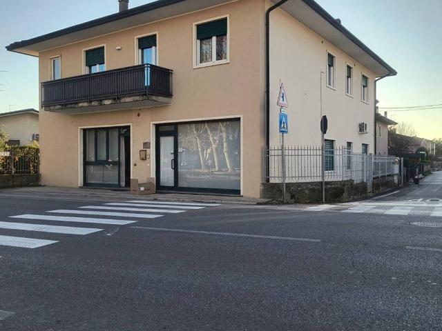 Locale Commerciale in affitto a Sarego, Veneto