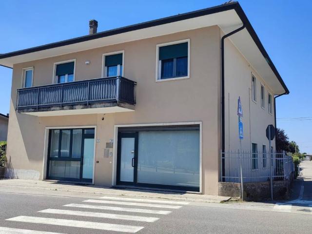 Locale Commerciale in affitto a Sarego, Veneto
