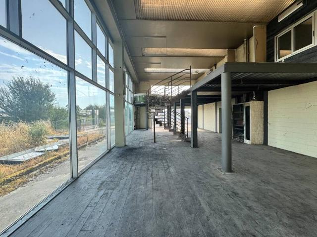 Locale Commerciale in affitto a Sarmato, Reggio Emilia