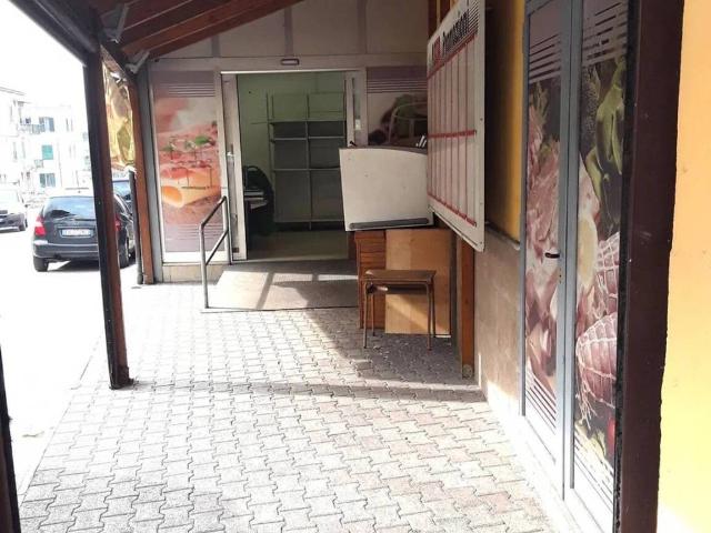 Locale Commerciale in affitto a Borgo San Matteo, Sarno