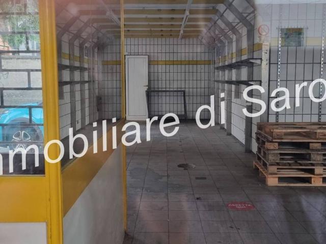Locale Commerciale in affitto a Volta-Prealpi, Saronno