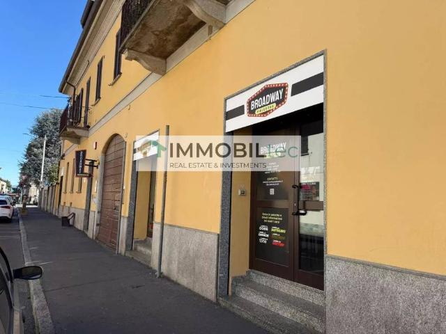 Locale Commerciale in affitto a Volta-Prealpi, Saronno