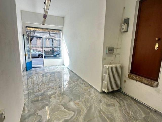 Locale Commerciale in affitto a Volta-Prealpi, Saronno