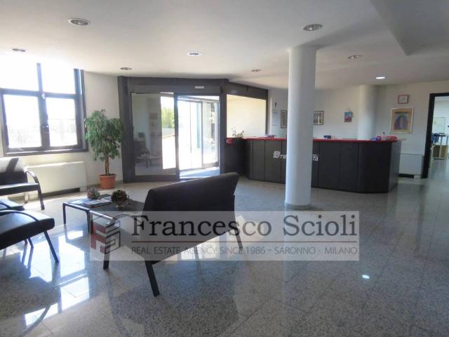 Locale Commerciale in affitto a Villaggio Matteotti, Saronno