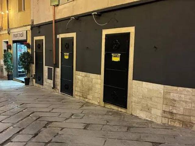 Locale Commerciale in affitto a Cappuccini, Cala Di Volpe