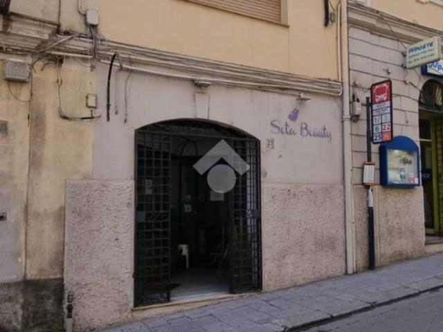 Locale Commerciale in affitto a Cappuccini, Cala Di Volpe