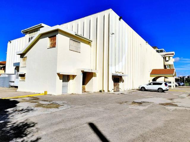 Locale Commerciale in affitto a Cala Di Volpe, Sassari