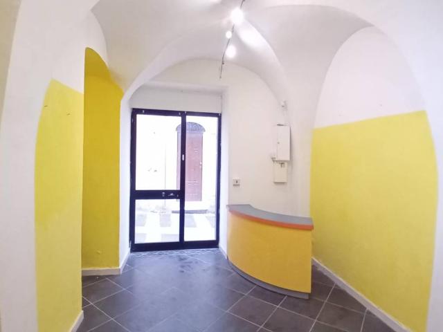 Locale Commerciale in affitto a Cappuccini, Cala Di Volpe