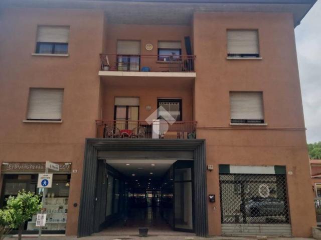 Locale Commerciale in affitto a Unione dei comuni Valli del Reno, Lavino e Samoggia, Sasso Marconi
