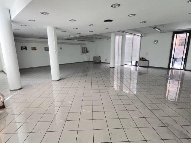 Locale Commerciale in affitto a Unione dei comuni del Distretto Ceramico, Sassuolo