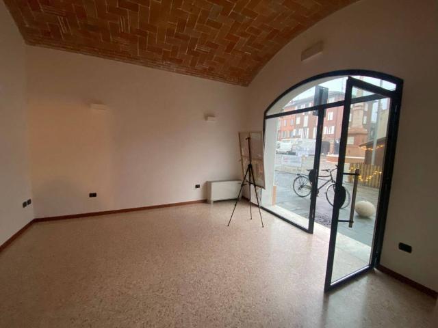 Locale Commerciale in affitto a Unione dei comuni del Distretto Ceramico, Sassuolo
