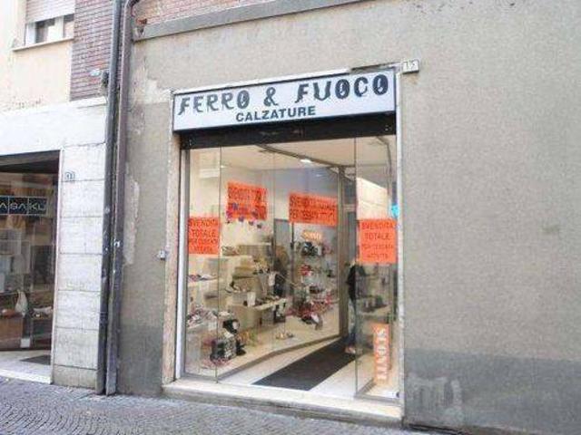 Locale Commerciale in affitto a Unione dei comuni del Distretto Ceramico, Sassuolo