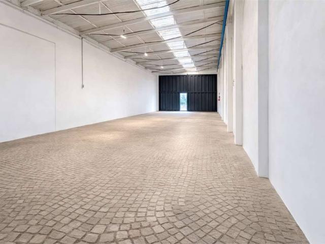 Locale Commerciale in affitto a Unione dei comuni del Distretto Ceramico, Sassuolo