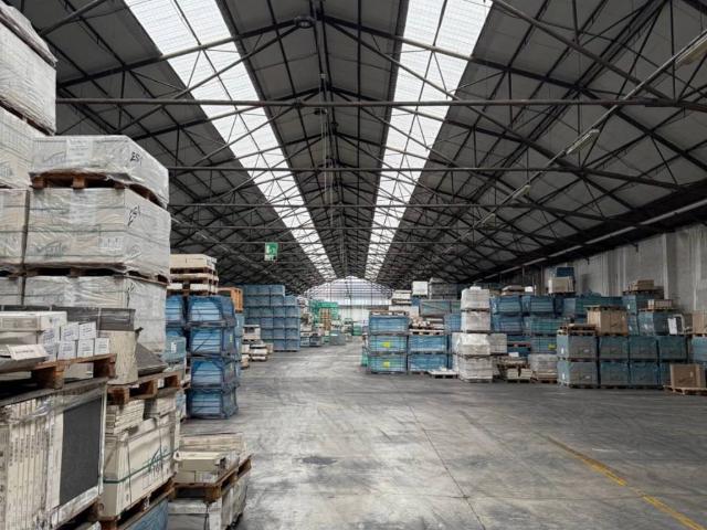 Locale Commerciale in affitto a Unione dei comuni del Distretto Ceramico, Sassuolo