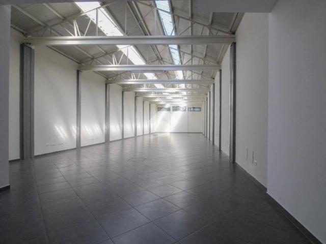 Locale Commerciale in affitto a Unione dei comuni del Distretto Ceramico, Sassuolo