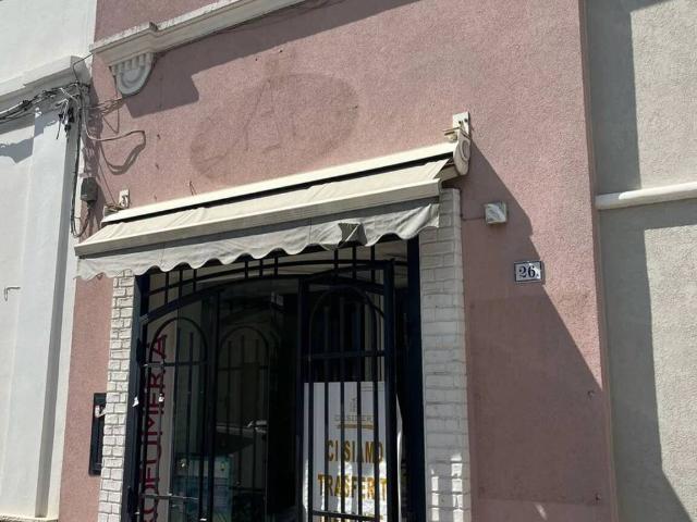 Locale Commerciale in affitto a Puglia, Taranto