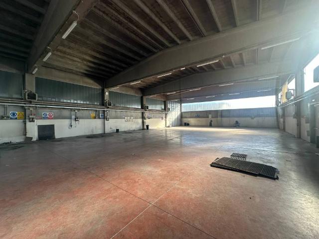 Locale Commerciale in affitto a Piemonte, Cuneo
