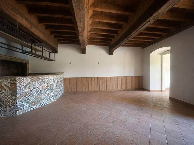 Locale Commerciale in affitto a Piemonte, Cuneo