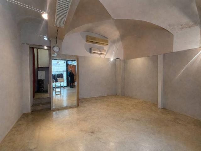 Locale Commerciale in affitto a San Giacomo, Piemonte