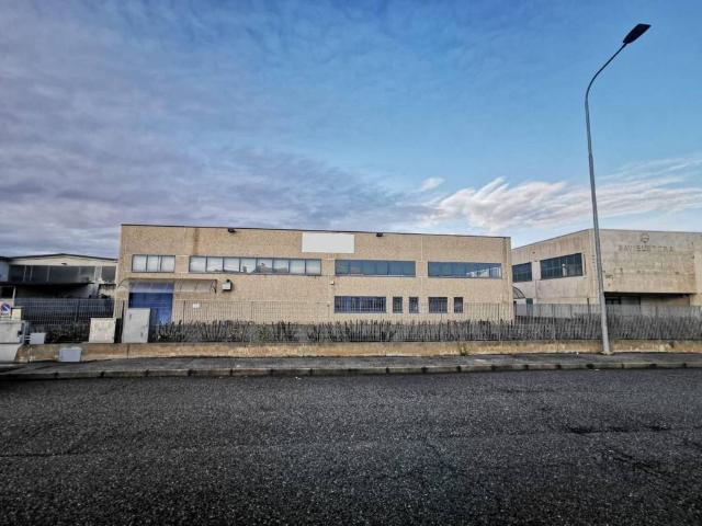 Locale Commerciale in affitto a Piemonte, Cuneo